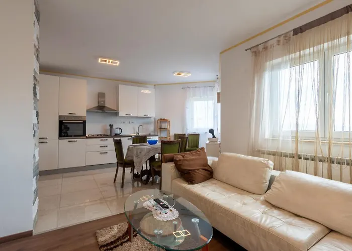 View 2 By Guide Apartman Rijeka